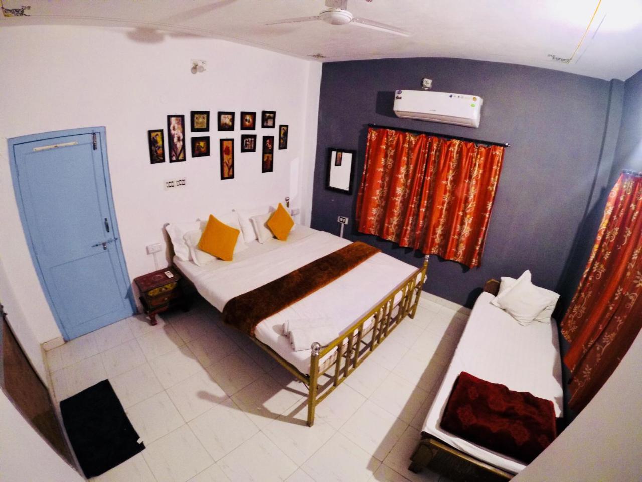 The Hostel Crawl Udaipur Exterior photo