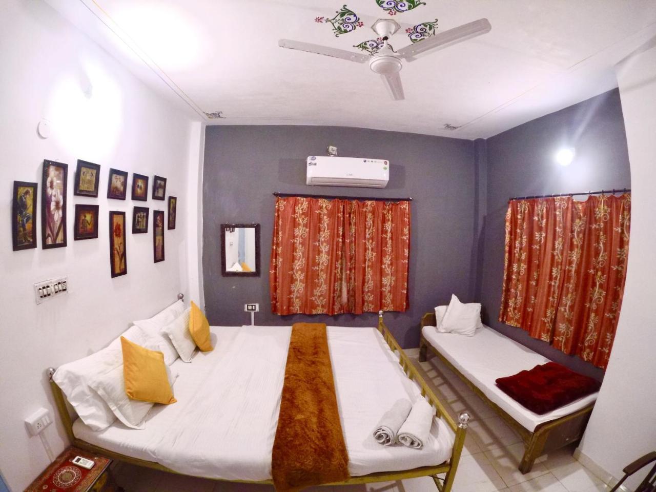 The Hostel Crawl Udaipur Exterior photo